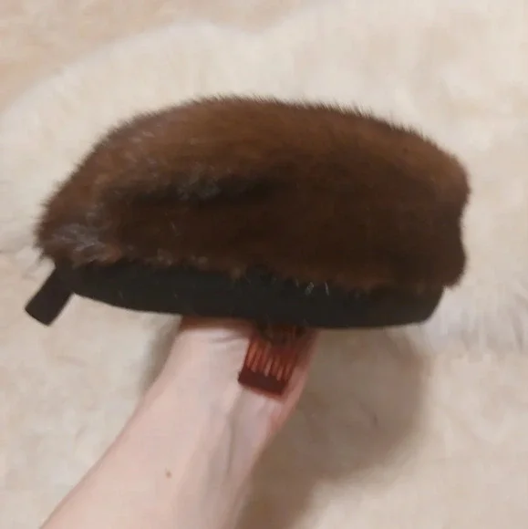 Bergdorf Goodman | Accessories | Vintage Mink Bergdorf  display picture 2